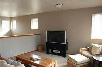 3rd image of 12618 195th Avenue Ct E