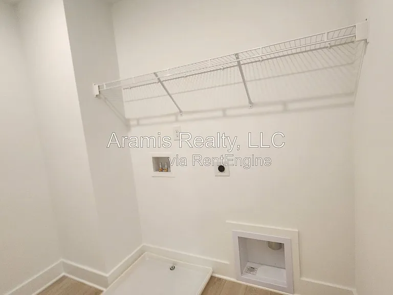 450 Laurelwood Ln #1 — Photo 16