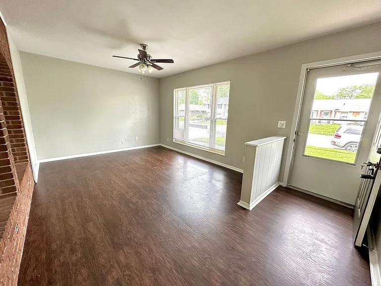 130 Timberwood Ln — Photo 3
