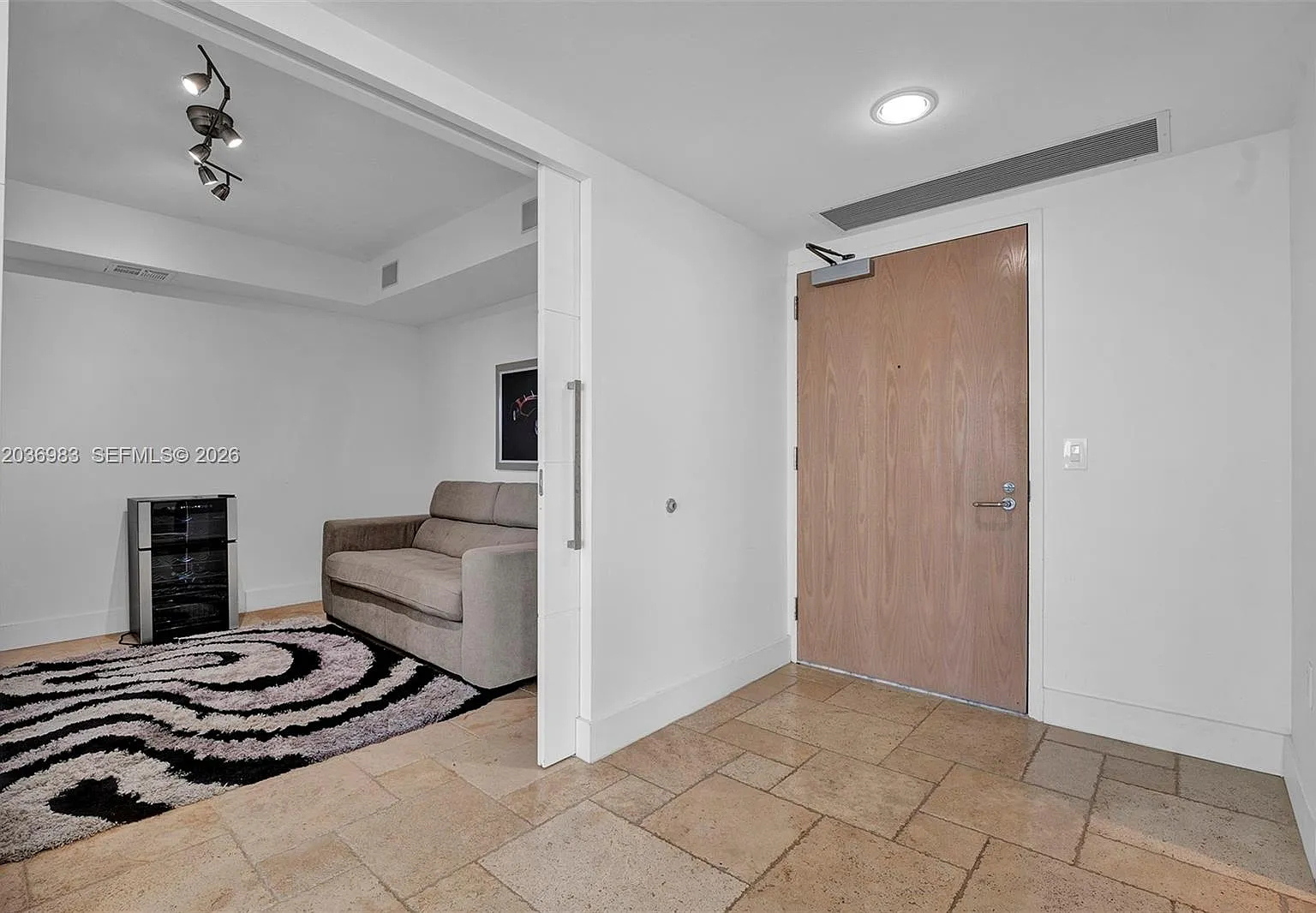 Oceania Iv Condo — Photo 4