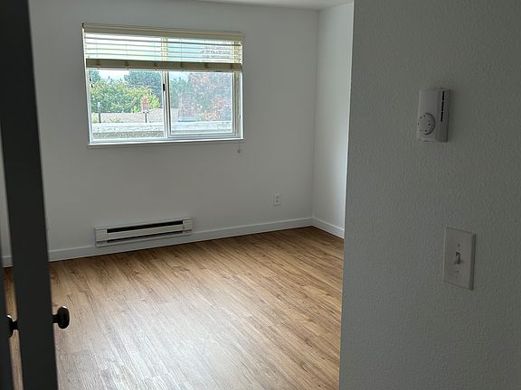 4th image of 1811 E Reserve St APT B7