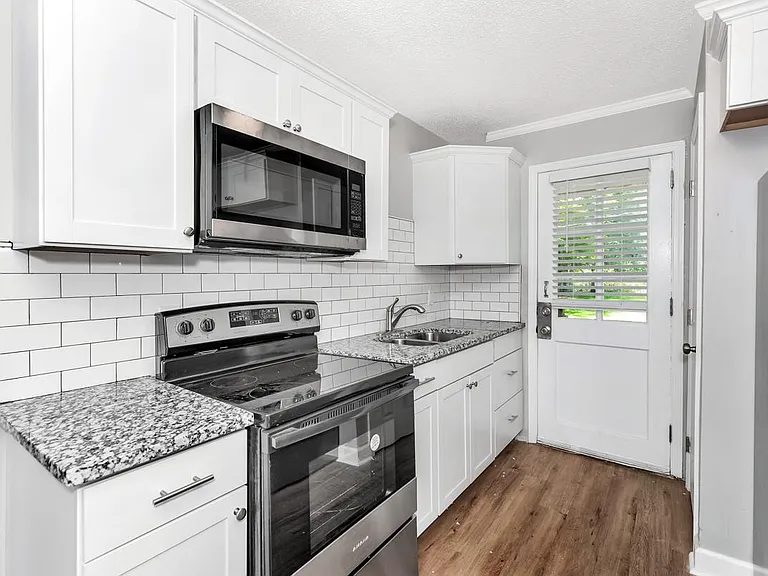 914 Linwood Dr NW — Photo 14