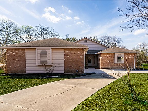 2nd image of 4519 County Road 2271