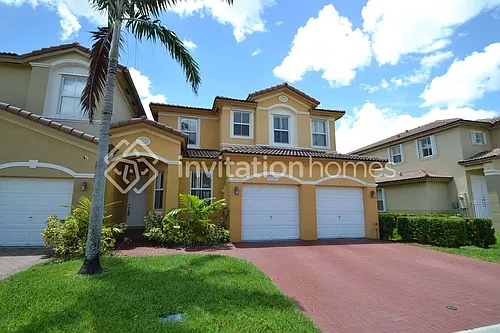 11260 NW 74th Ter Photo 1