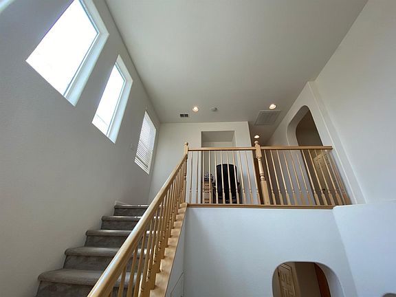 4th image of 2836 Karitsa Ave