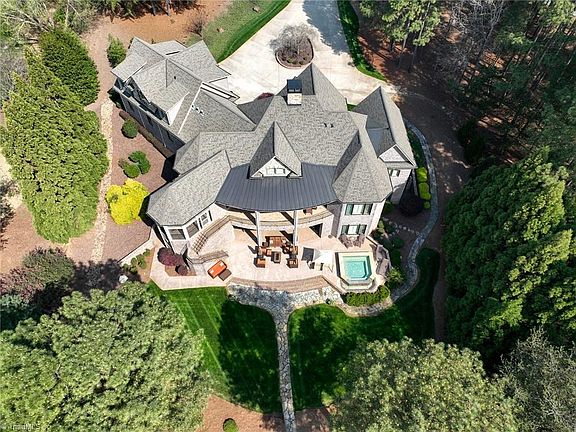 3rd image of 144 Moss Bank Ct