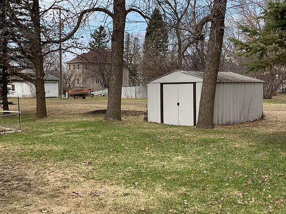 3rd image of 211 Pleasant Ave SE