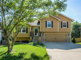 1711 S Whitney Dr, Independence, MO 64057