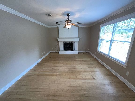 5th image of 815 Brook Meadow Ln