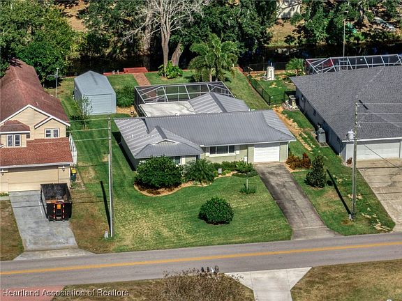 2nd image of 1507 Lake Clay Dr