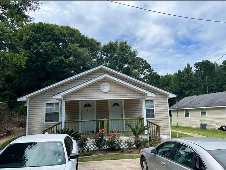 562 Garr Rd #A & B — Photo 2