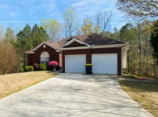 7062 Spruce Cir, Fairburn, GA 30213