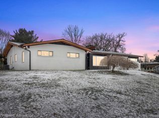 24931 Glen Orchard Dr, Farmington Hills, MI 48336