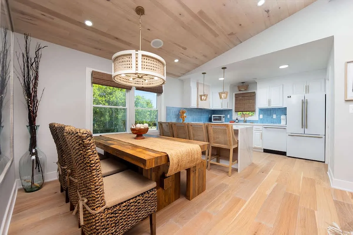 2 bed, 600 sqft, $2,300 — Photo 3