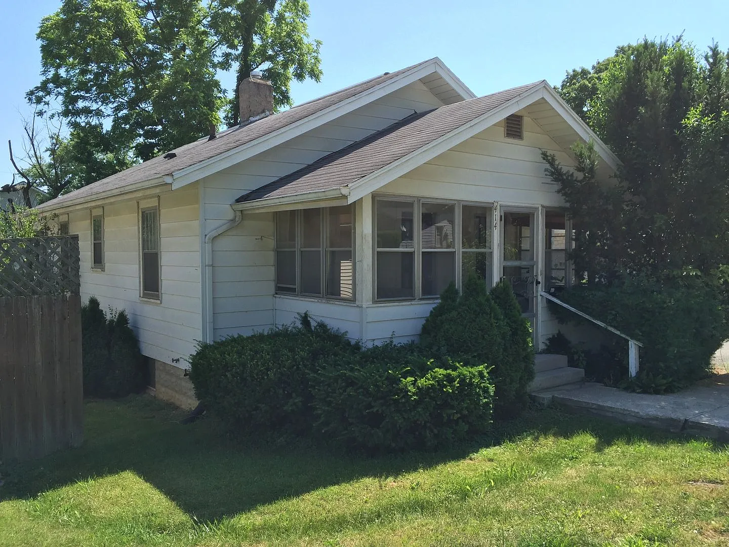 414 E Hillside Drive — Photo 1