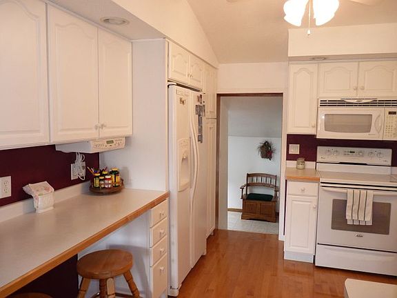5th image of 183476 Cornell St