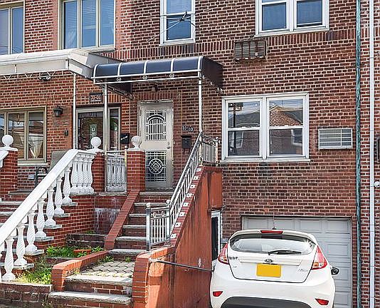 4th image of 70-03 165th St