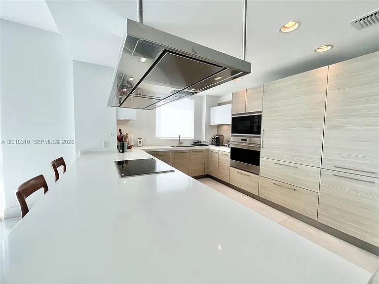 17111 Biscayne Blvd #1102 — Photo 13