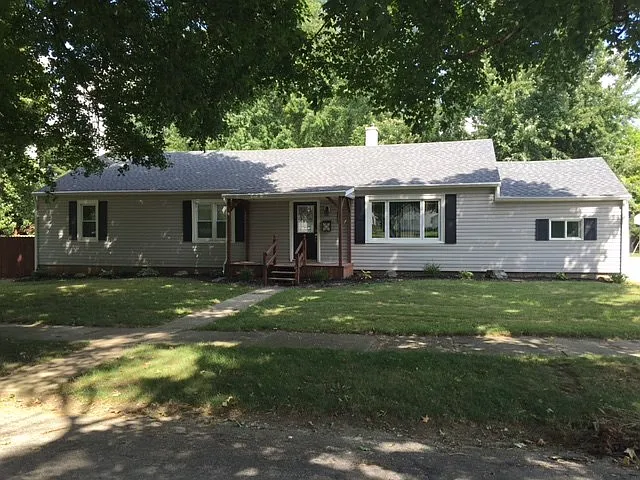 211 N Willow St photo 1