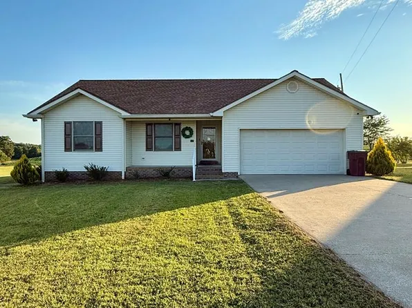 725 Billy Goat Hill Rd, Hopkinsville, KY 42240