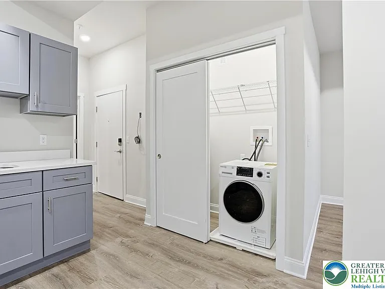 109 S Centre St #3 — Photo 7