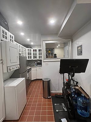 4th image of 117 Bank St APT 3D