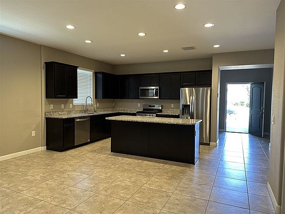 2nd image of 29549 W Whitton Ave