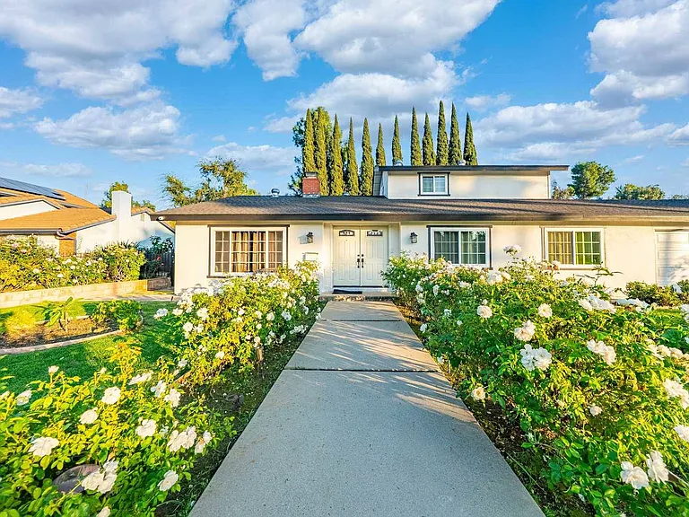 416 Camaritas Dr — Photo 45