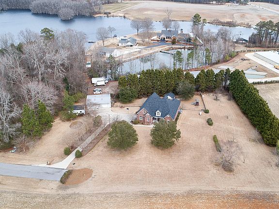 2nd image of 5517 Adrian Road