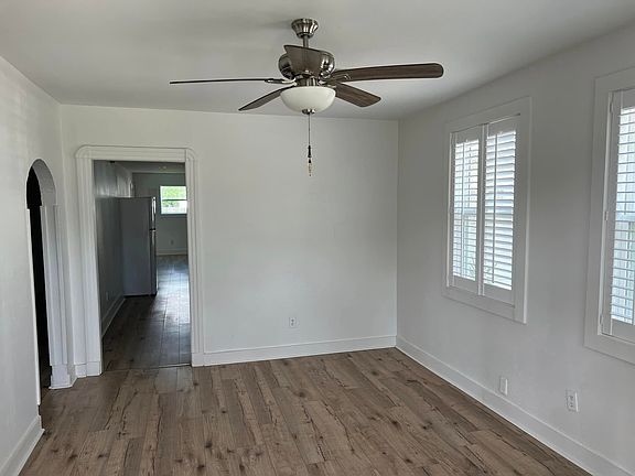 4th image of 4213 Stockton St