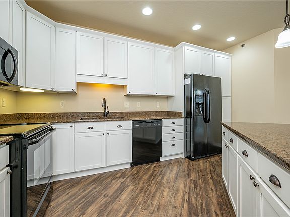 4th image of 1370 SW Magazine Rd Unit 309