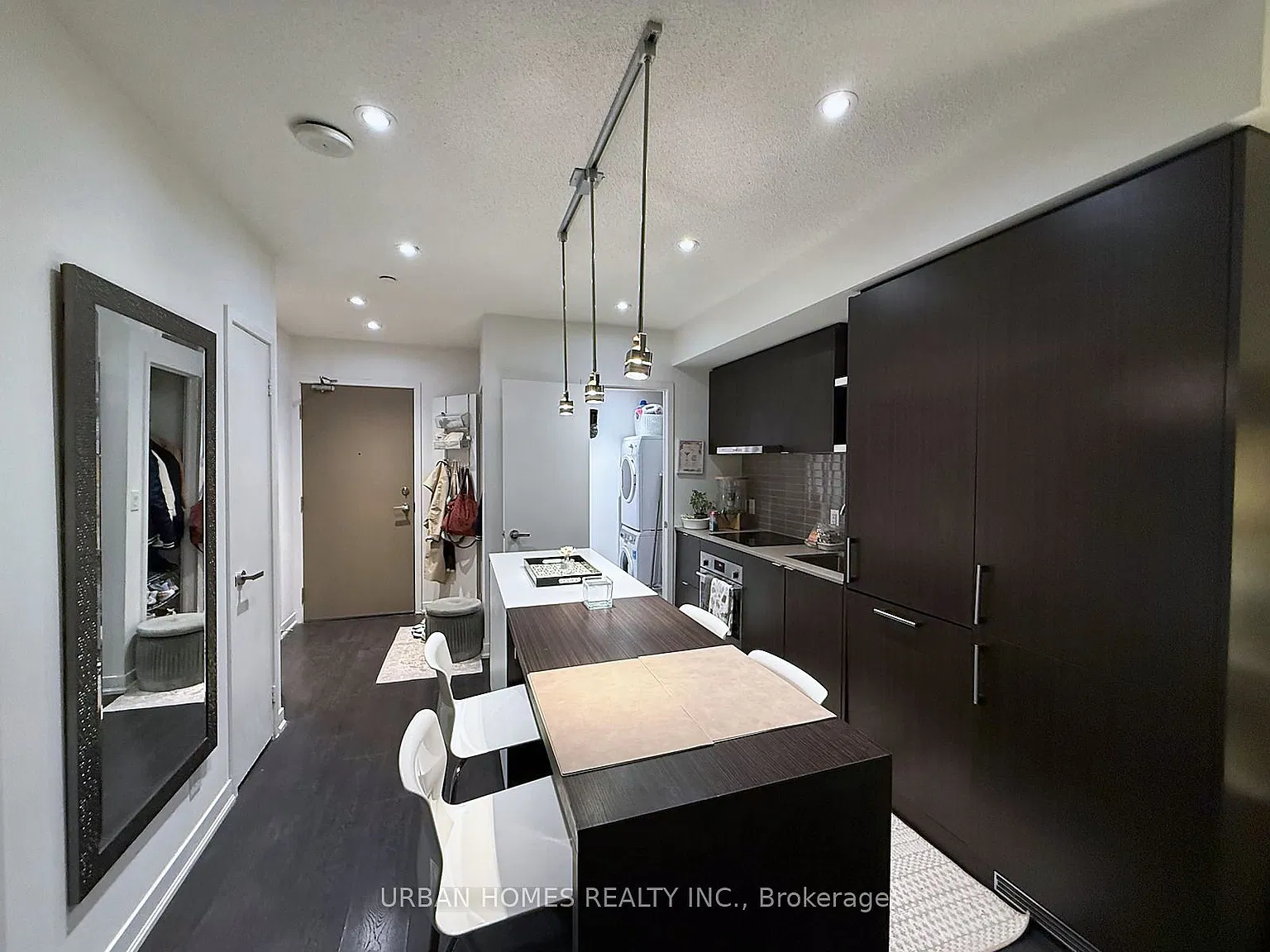 100 Harbour St — Photo 3