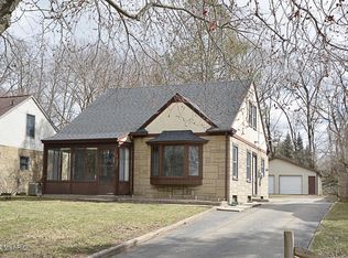 5198 N Riverview Dr, Kalamazoo, MI 49004