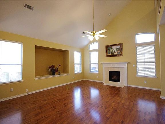 4th image of 656 Campolina Dr