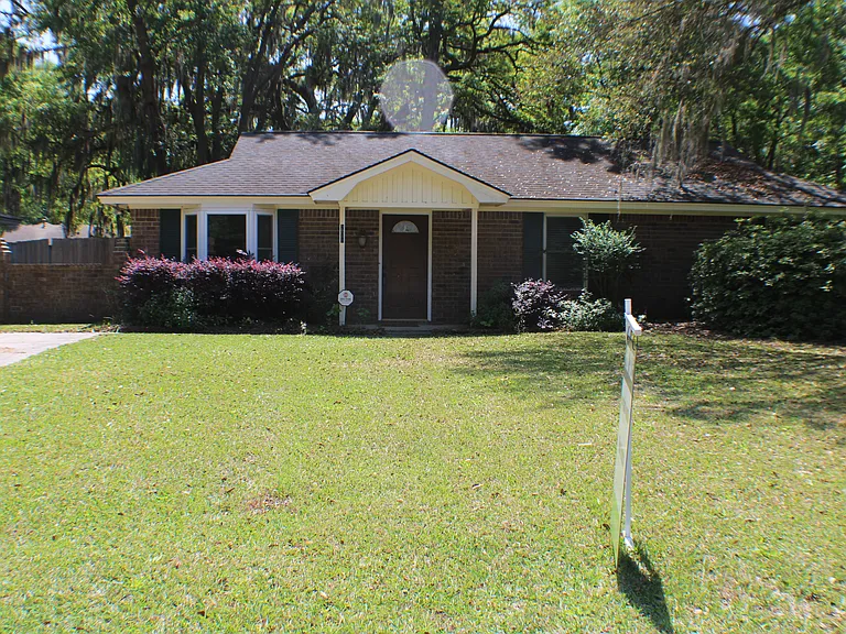 209 Whittington Dr — Photo 1