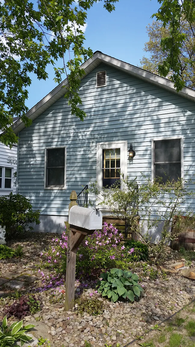 1129 Kenmore Ave SE photo 1