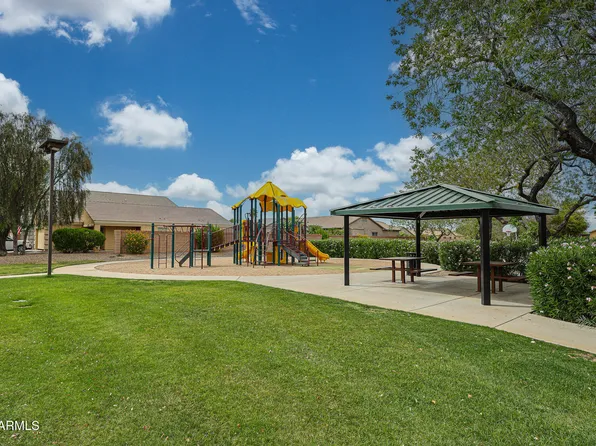17545 W WATSON Lane, Surprise, AZ 85388