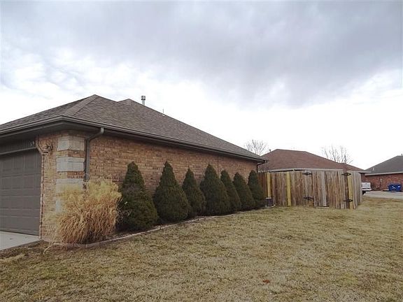 2nd image of 502 N Cherry Cir