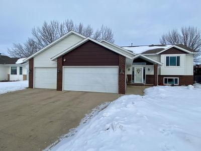 722 14 1/2 Ave E, West Fargo, ND, 58078