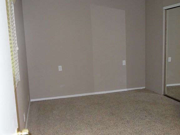 4th image of 1616 E St APT 07