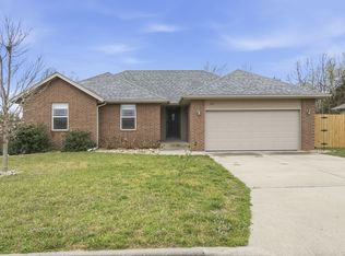 252 Maplewood Dr, Highlandville, MO 65669