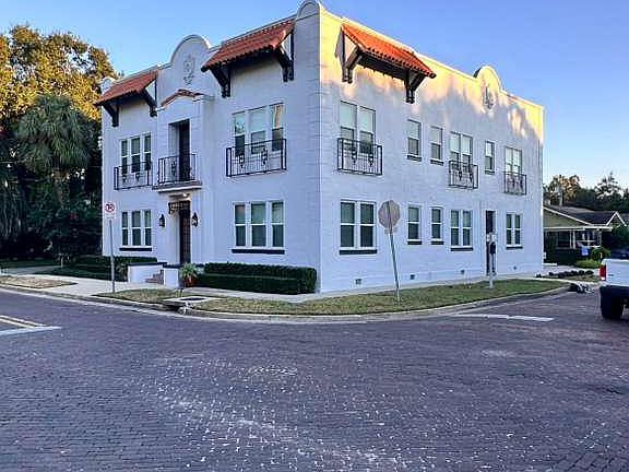 2nd image of 2914 W Estrella St APT 5