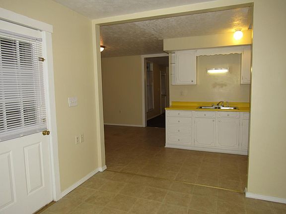 4th image of 411 S 9th St