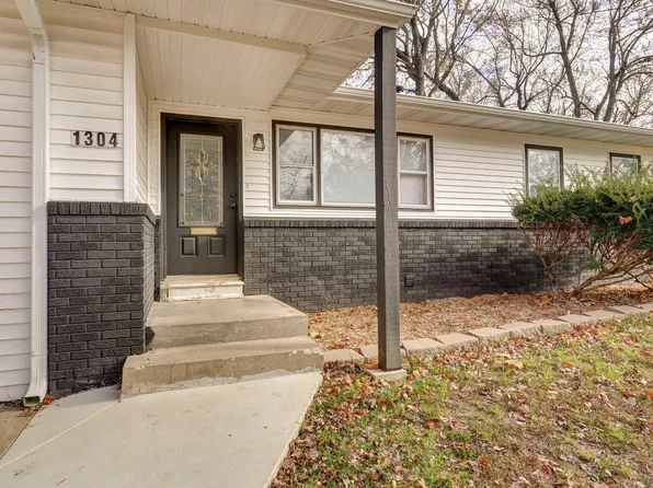 1304 S Prince Lane, Springfield, MO 65804