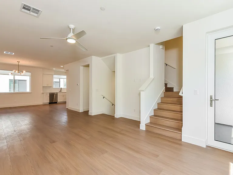 951 Woodside Rd — Photo 10