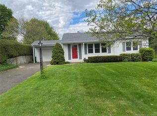 30 Lorraine Ter, Middletown, CT 06457
