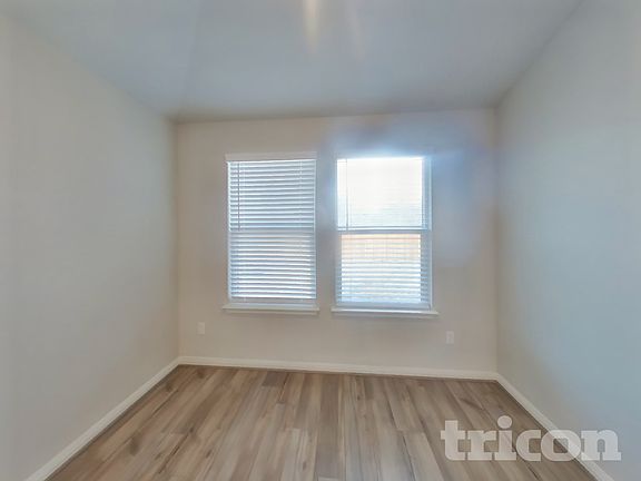 3rd image of 13523 Emerson Way