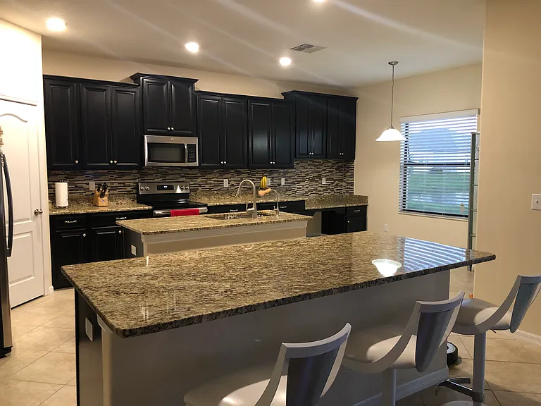 White Sapphire Rd — Photo 4