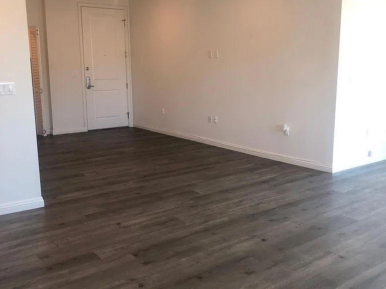 14143 Burbank Blvd #202 — Photo 10