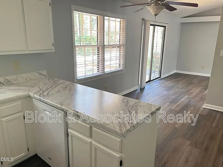 200 Lake Pine Dr — Photo 10
